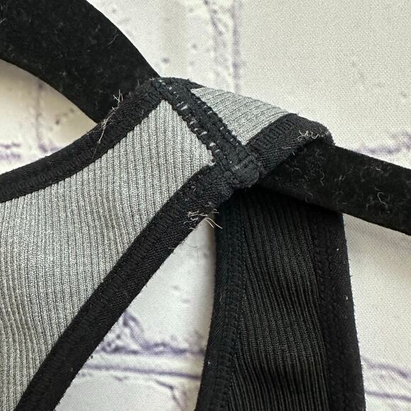 Aerie Black Gray Seamless Sports Bra Medium Sports Athletic Workout Gym - Picture 4 of 5